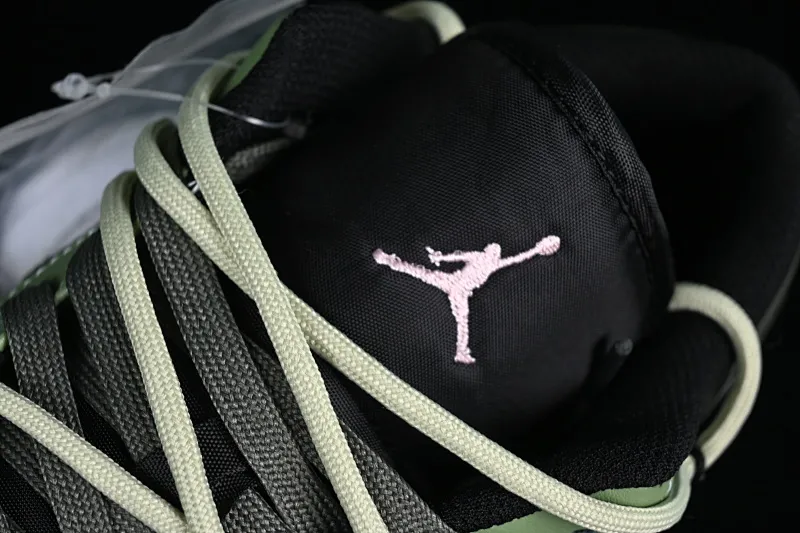 All categories Air Jordan Jordan series basketball shoes Air Jordan 1 Low Z version Air Jordan 1 Low AJ1 Joe 1 strap deconstruction low-top basketball shoes 553558-062